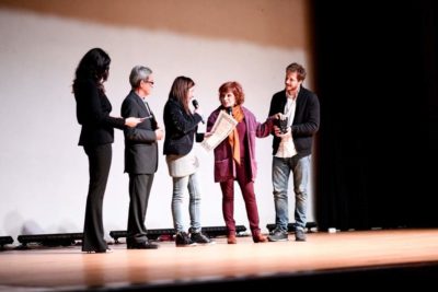 Successo spettacolo L'ISOLA DEI FIORI momento della premiazione con Lisa Bernardini