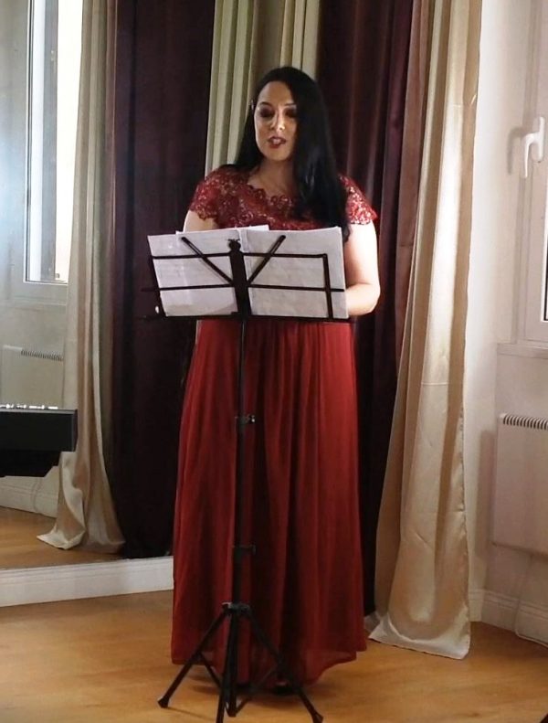 Lorena Sarra durante il concerto con musiche di Prandin - Mancini