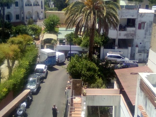 Ripristino legalità circolazione stradale Via Gemito Ischia