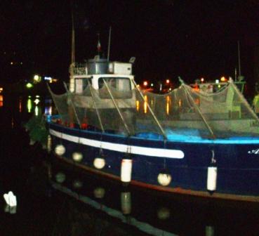 Bracconiere marino barca blu 16 Aprile 2016 (5) comp