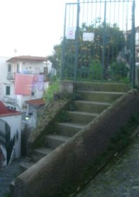 Divieto di sedersi Ho ricevuto e pubblico. Gentile Signor Mancini, seguo con